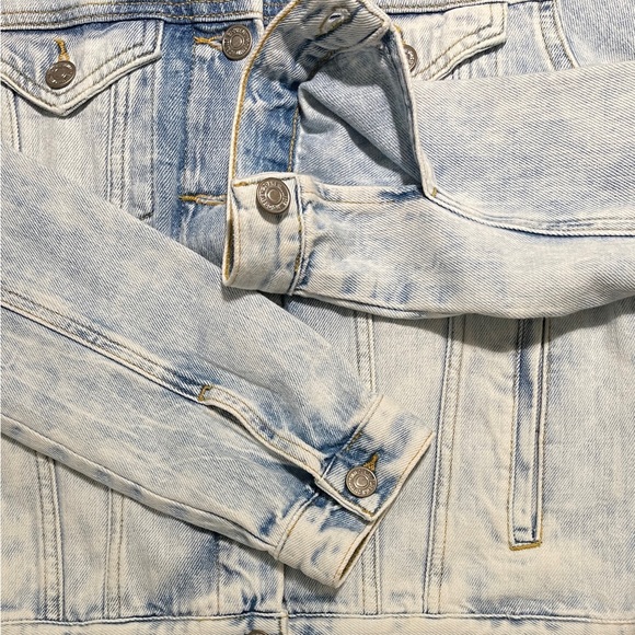 WOMEN’S “ACID WASH” JEAN JACKET (FOREVER 21) - SMALL - Picture 6 of 7